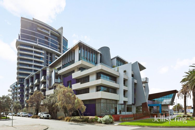 47/2 Esplanade West  Port Melbourne 3207