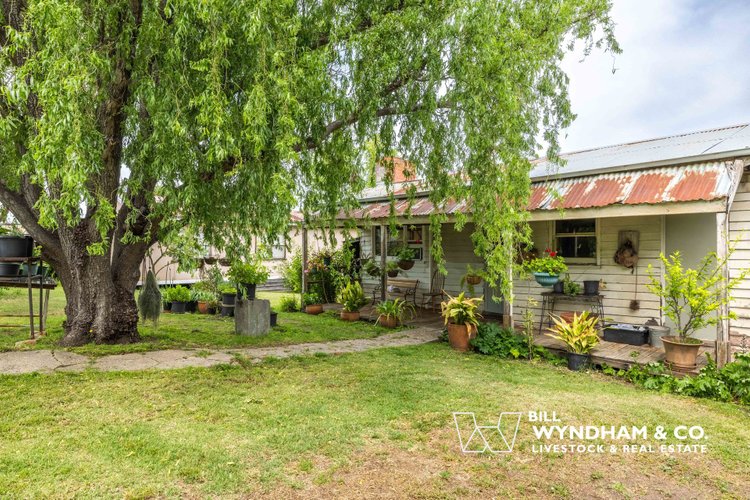 472 Little River Road, Ensay North