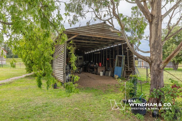 472 Little River Road, Ensay North