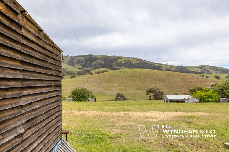 472 Little River Road, Ensay North