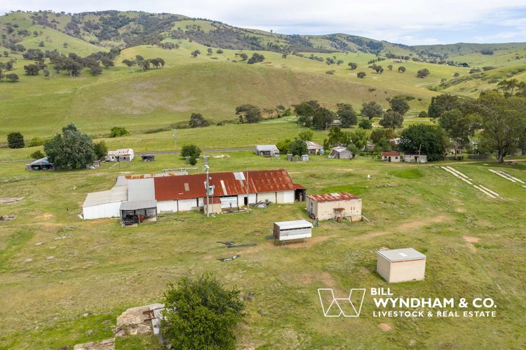 472 Little River Road, Ensay North