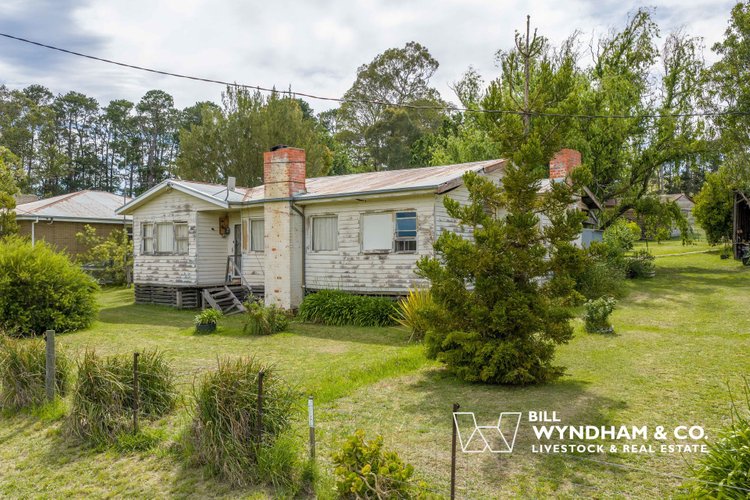 472 Little River Road, Ensay North