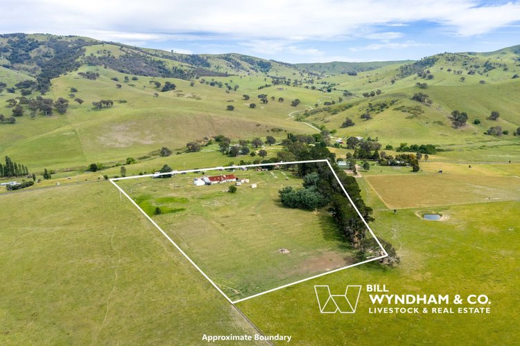 472 Little River Road, Ensay North