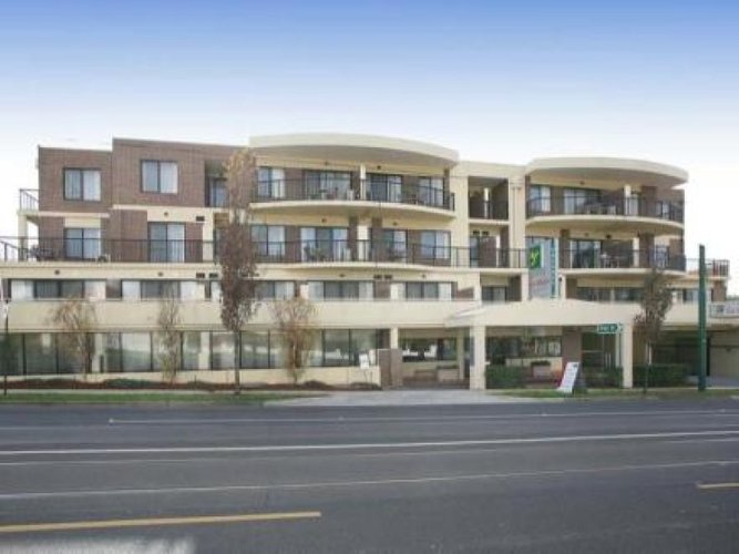 47 741 - 745 Whitehorse Road Mont Albert 3127