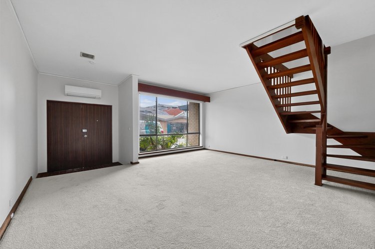 4/8 Clarkson Avenue Brighton 3186