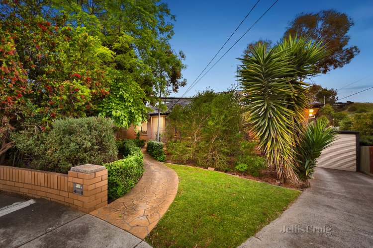 48 De Havilland Avenue Strathmore Heights 3041