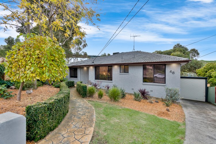 48 De Havilland Avenue Strathmore Heights 3041