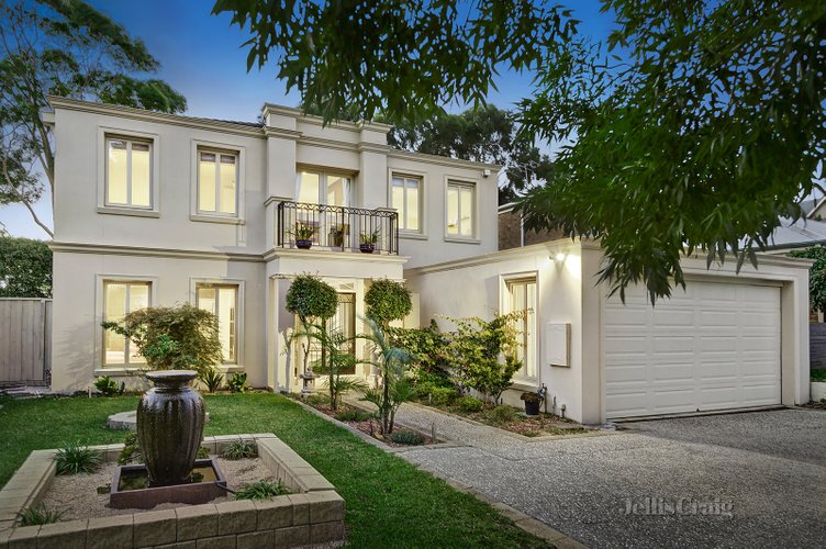 48 Huntingtower Crescent Mount Waverley 3149