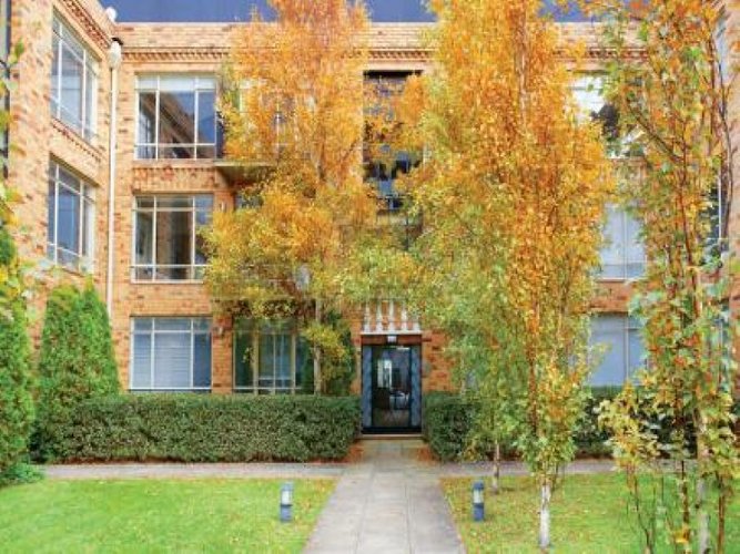 4 8 Louise Street Melbourne 3004