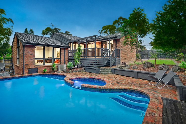 48 Wycliffe Crescent Eltham 3095