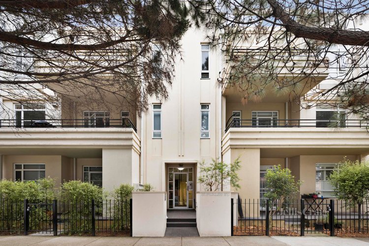 4 81 Pickles Street Port Melbourne 3207