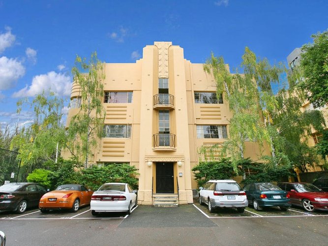 48 32 Queens Road Melbourne 3004