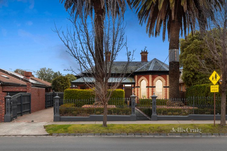 49 Lincoln Road Essendon 3040