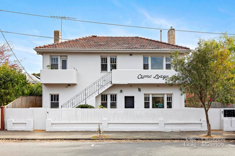 4 9 Marlton Crescent St Kilda 3182