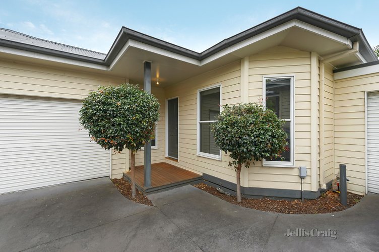4/9 View Road Bayswater 3153