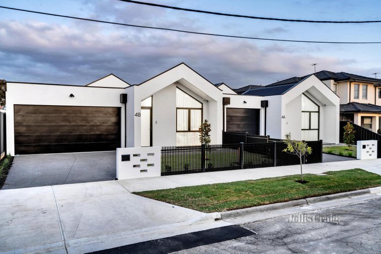 4B South Box Court Hadfield 3046