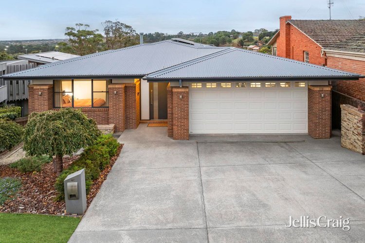 4C Chesterfield Court Newtown 3220