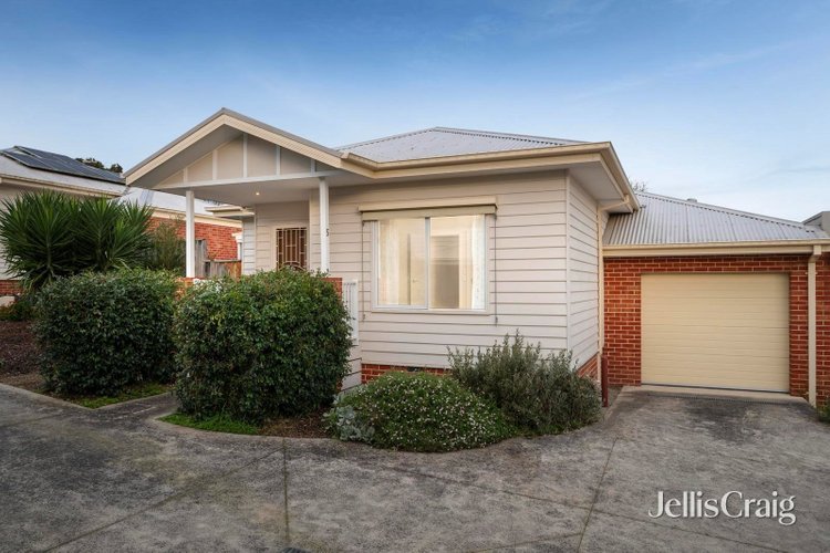 5 Adelia Close  Healesville 3777