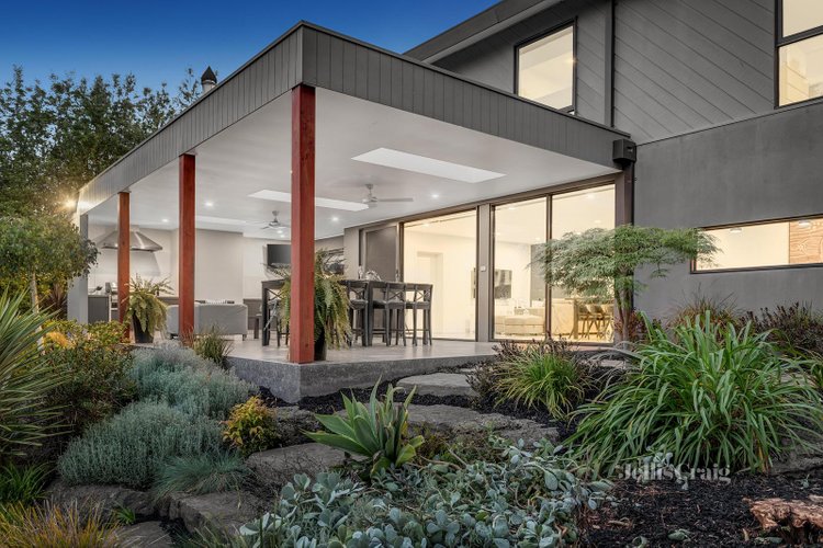 5 Angela Court Doncaster East 3109