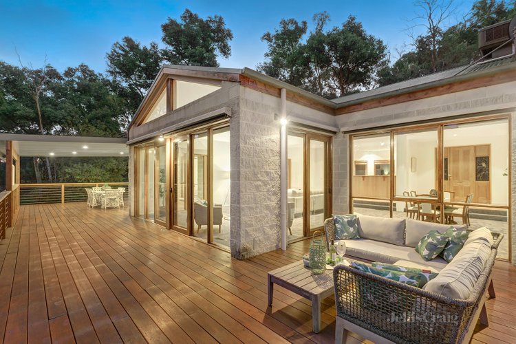 5 Caloola Drive North Warrandyte 3113