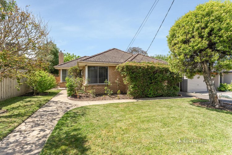 5 Camelia Grove Cheltenham 3192