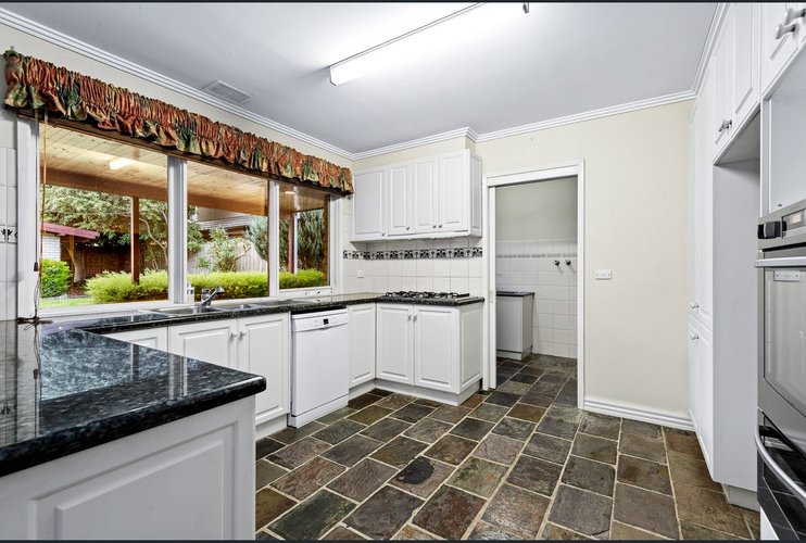 5 Cassia Street Notting Hill 3168