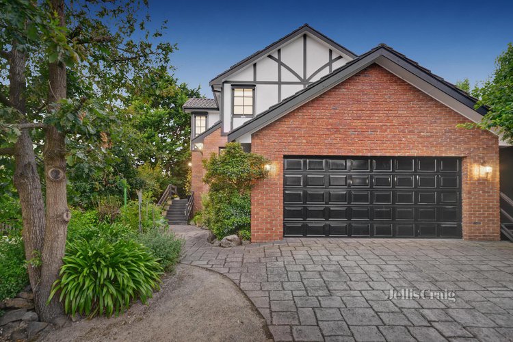 5 Charles Court Warranwood 3134