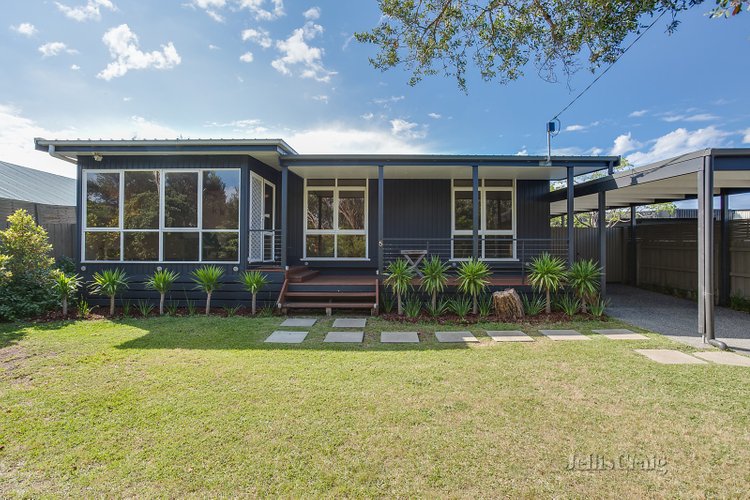 5 Charles Street Blairgowrie 3942