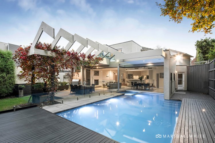 5 Cleeve Court