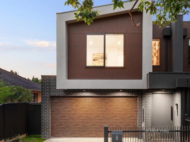 5 Craileen Street Donvale 3111