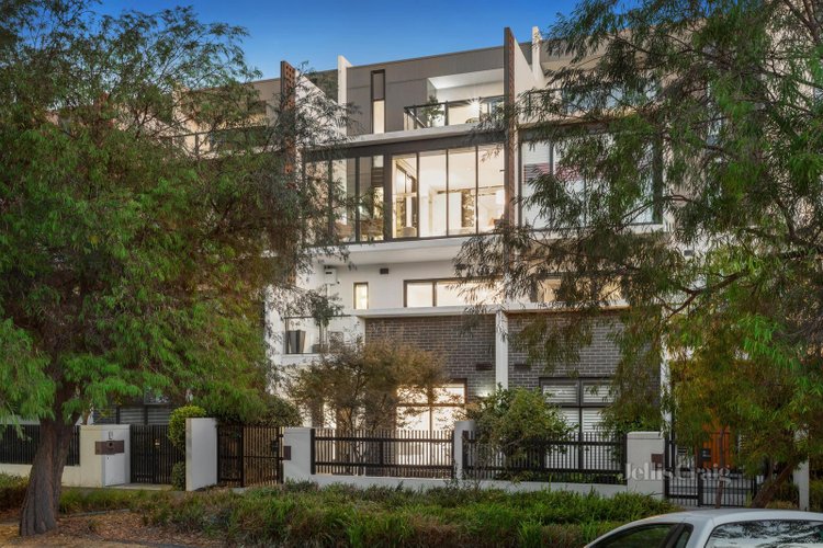 5 Danks Street Albert Park 3206