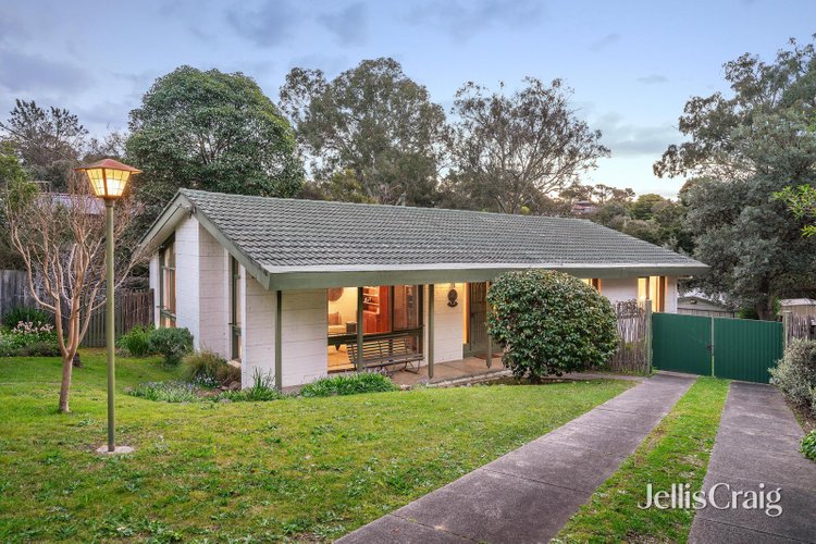 5 Davies Drive Eltham 3095
