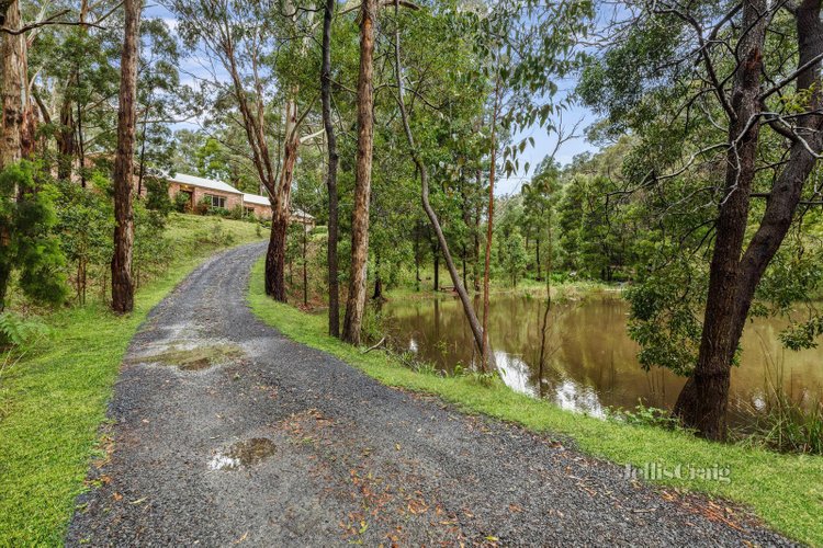 5 Delmela Court Brown Hill 3350