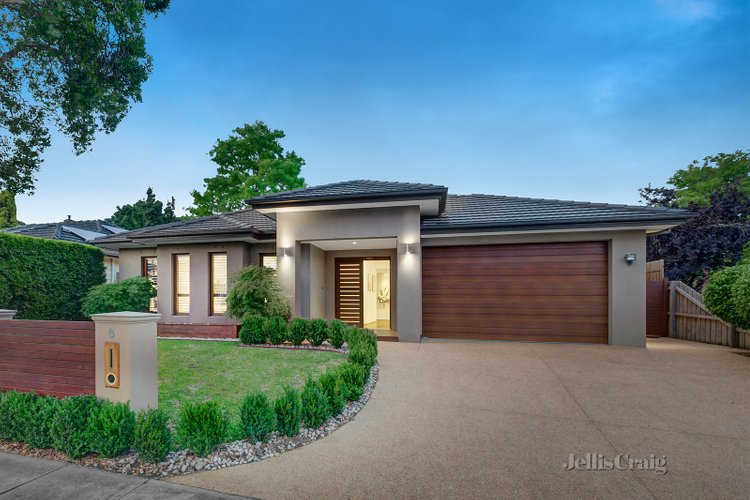 5 Grace Court Mitcham 3132