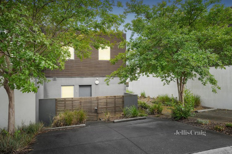 5 Grasstree Way Bundoora 3083