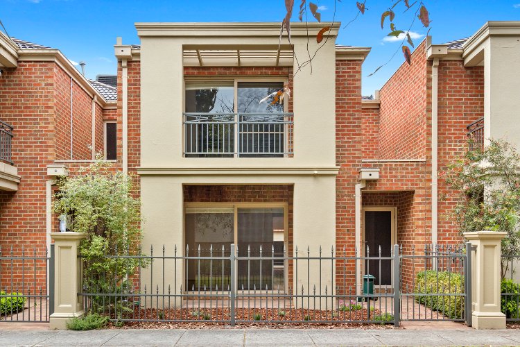 5 Gumleaf Lane Mitcham 3132