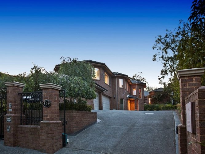 5 Halcyon Drive Wheelers Hill 3150