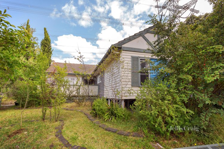 5 Hillcrest Avenue Ringwood 3134