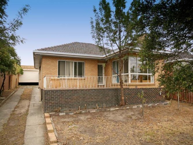 5 Inverness Avenue Burwood 3125