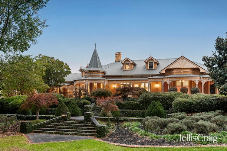 5 Lakeside Drive Lower Plenty 3093