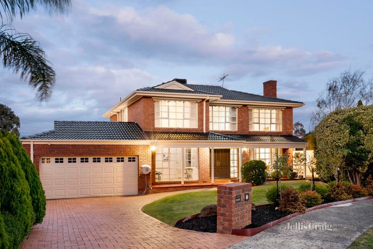 5 Larkin Court Doncaster East 3109