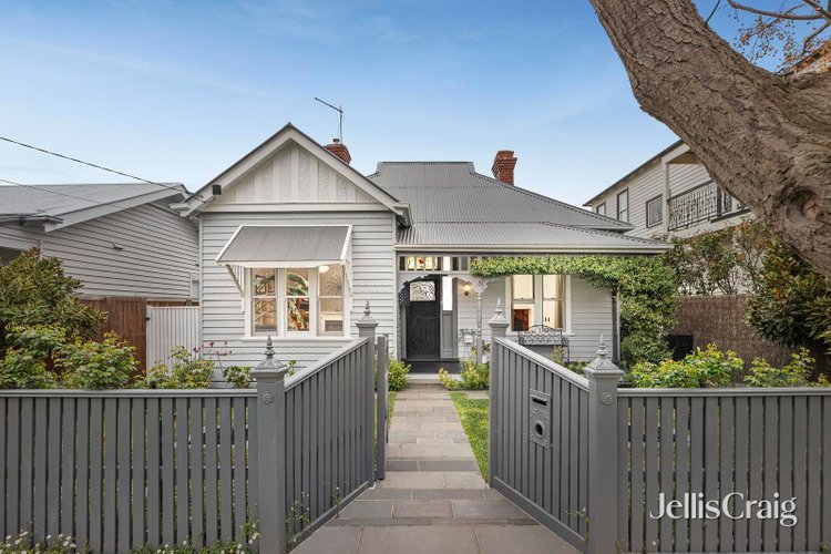 5 Latrobe Street Newport 3015