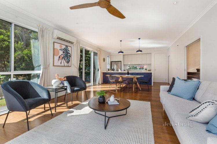 5 Long Court Woodend 3442