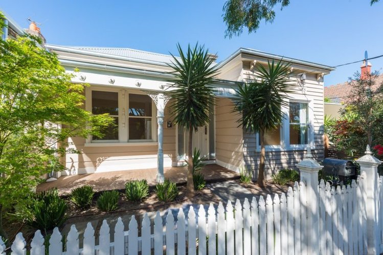 5 Longmore Street St Kilda West 3182