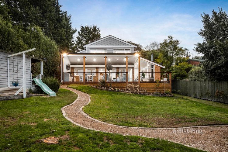 5 Lyons Rise Eltham 3095