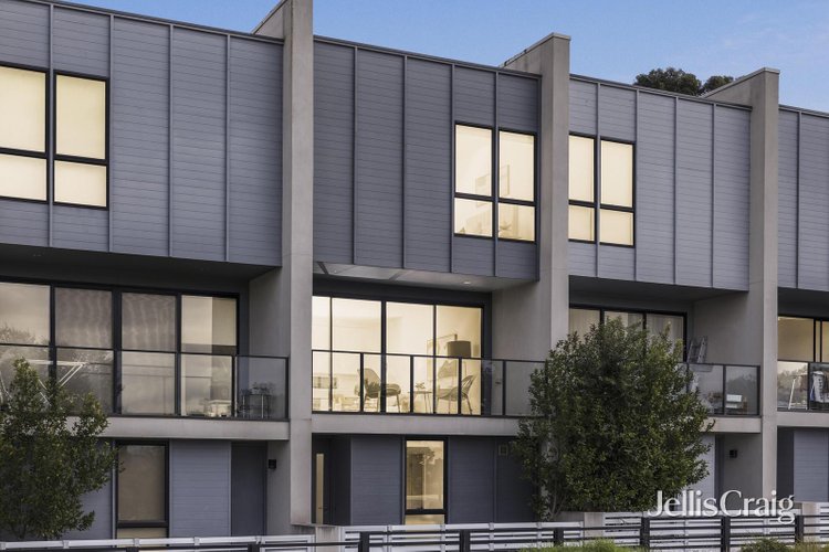 5 Magnolia Walk Burwood 3125