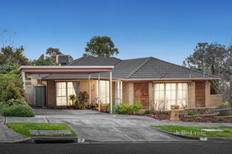 5 Malvina Street Burwood 3125