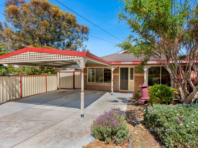 5 Menarra Street Strathmore 3041