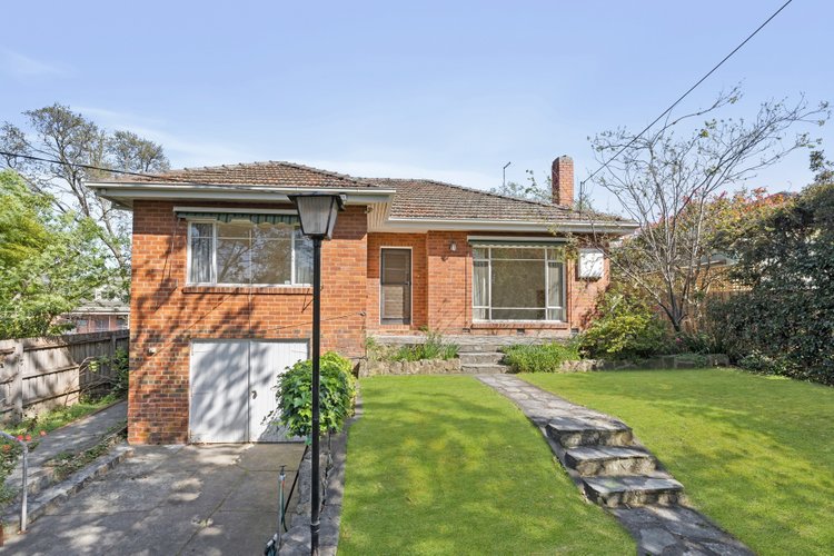 5 Milton Crescent Box Hill South 3128