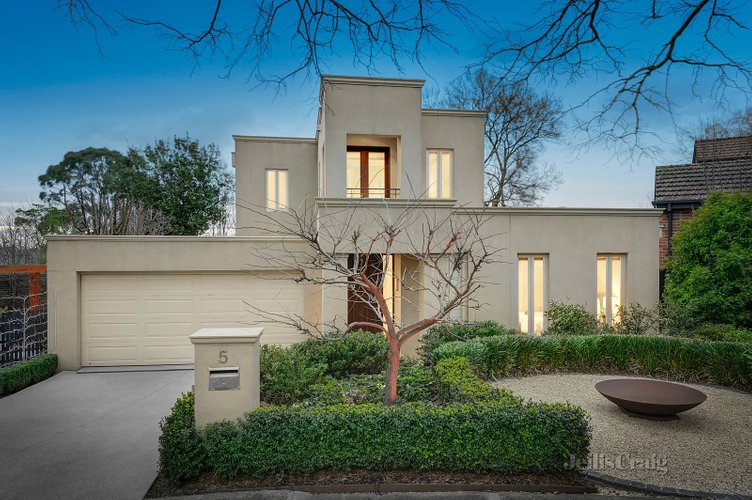 5 North Court Surrey Hills 3127